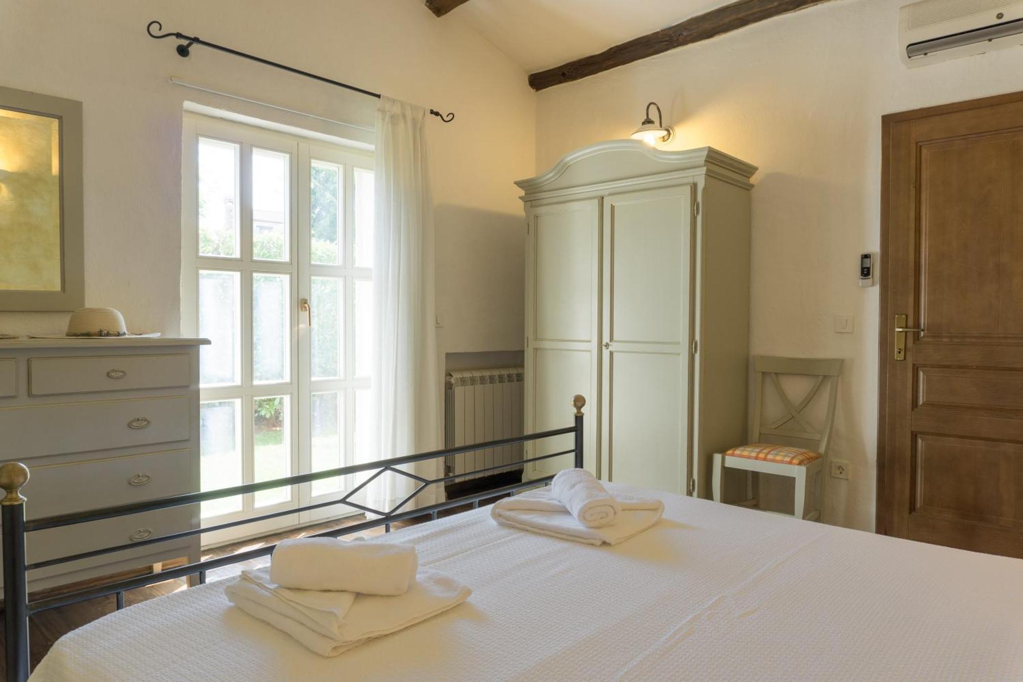 Villa Melissa - Istrisches Steinhaus Mit Pool In Guter Lage Sveti Lovreč Pazenatički Zewnętrze zdjęcie