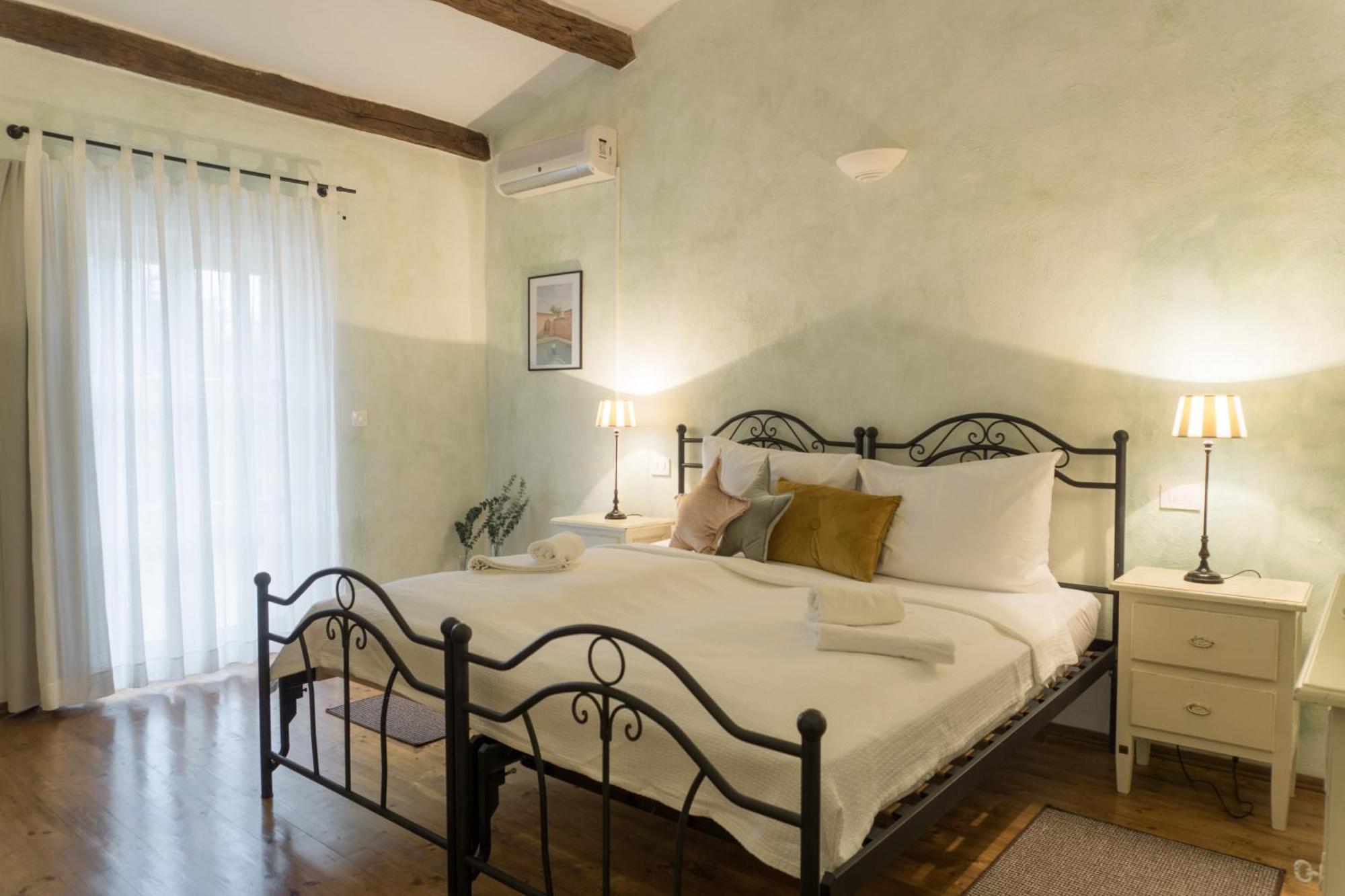 Villa Melissa - Istrisches Steinhaus Mit Pool In Guter Lage Sveti Lovreč Pazenatički Zewnętrze zdjęcie