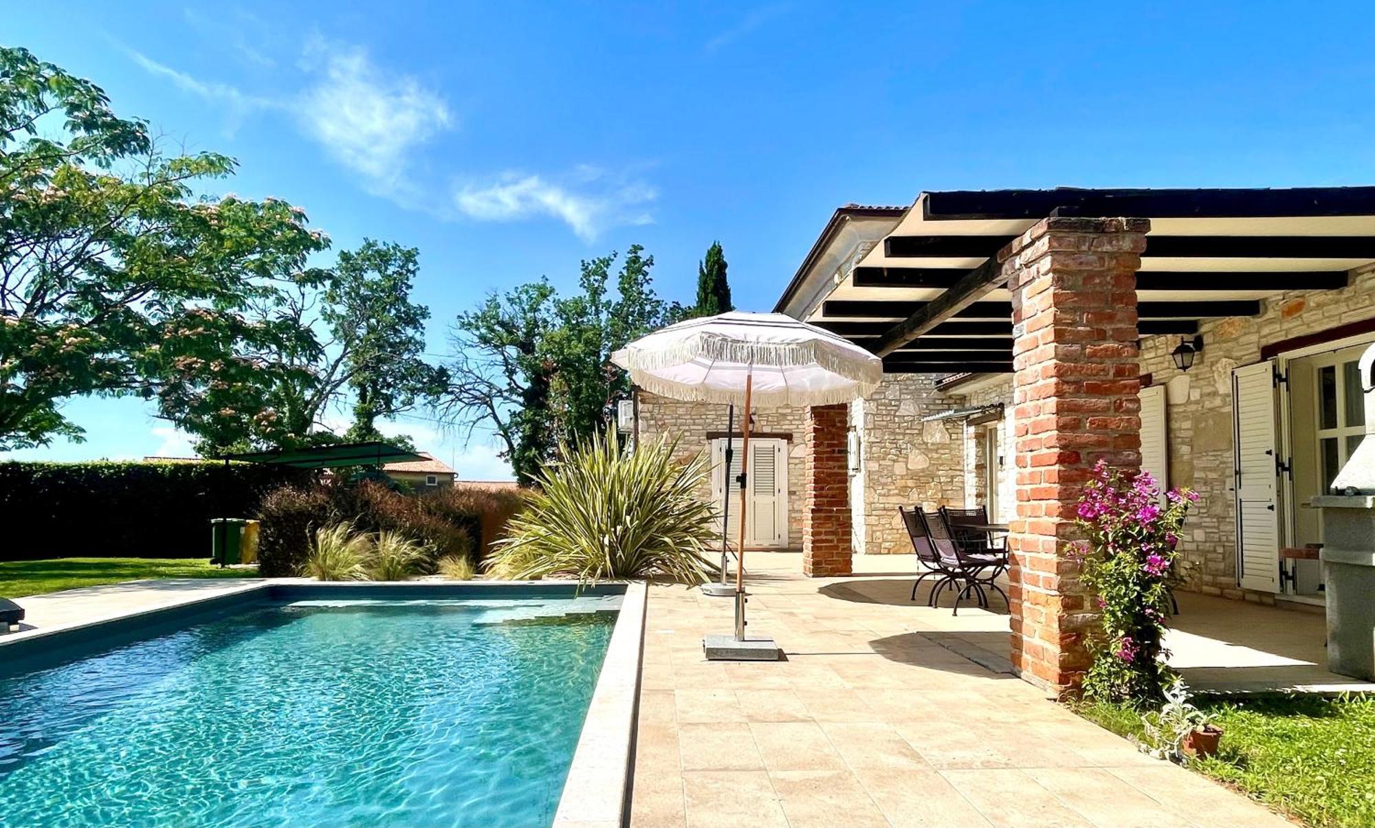Villa Melissa - Istrisches Steinhaus Mit Pool In Guter Lage Sveti Lovreč Pazenatički Zewnętrze zdjęcie